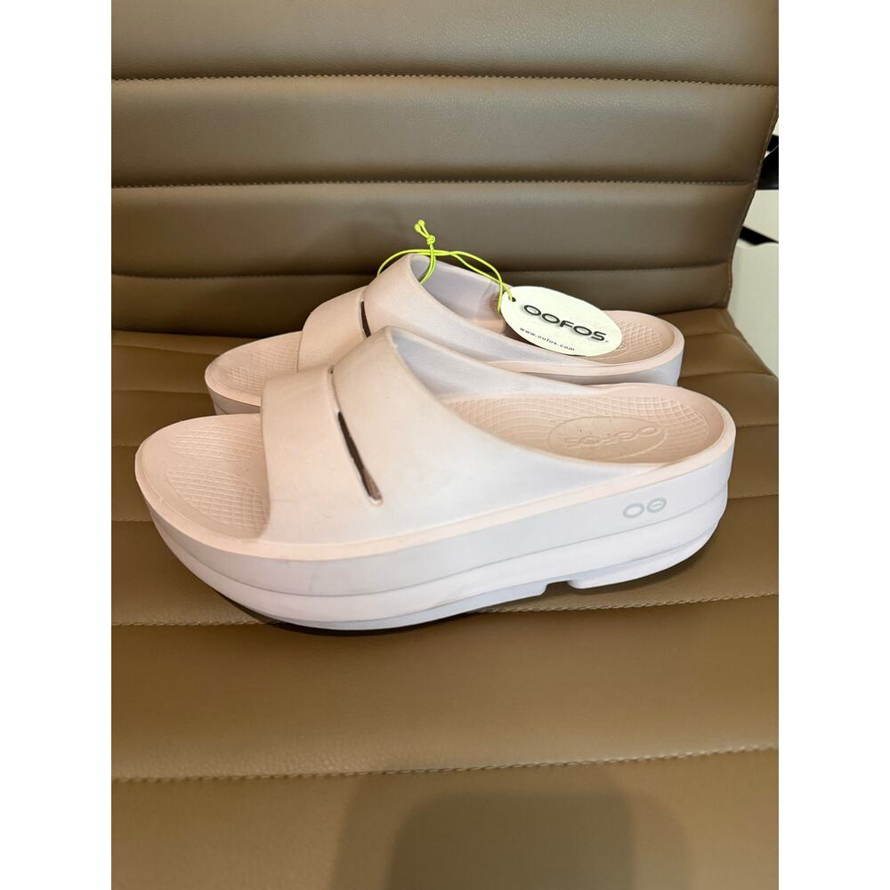 Oofos Oomega Ooha recovery platform sandal women’s size 6